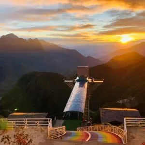 Cầu Kính Rồng Mây hay còn được gọi Cầu Kính Sapa